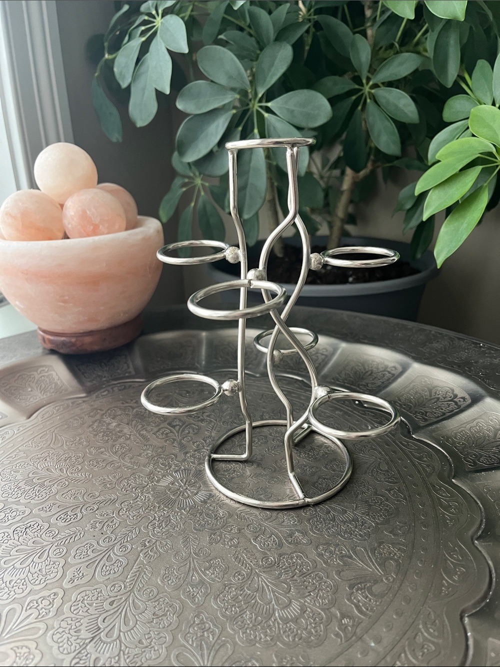 Sphere holder